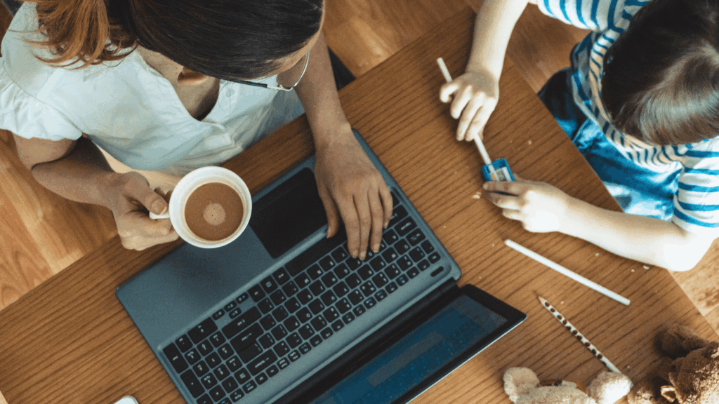 ワーママに向いている副業10選の記事