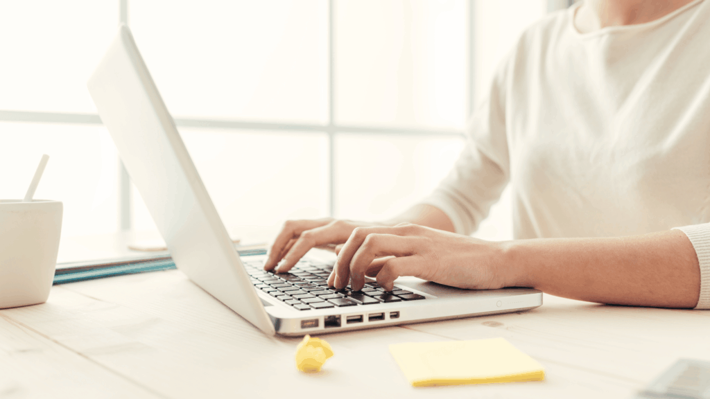 photoshopとCanvaどちらを学ぶかですぐに案件を受けたいならCanvaを先にという解説記事