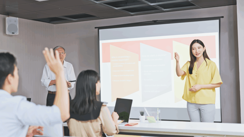 資料デザイナーに必要なスキルと使うツールについて解説している記事