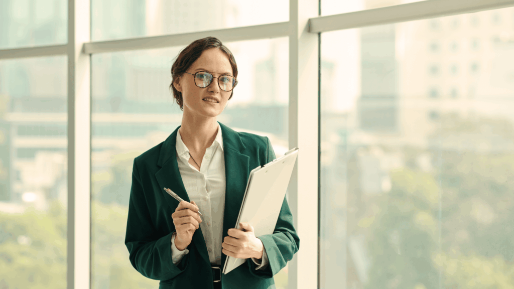 オンライン秘書になるにはどうすべきかの説明と仕事内容を解説した記事