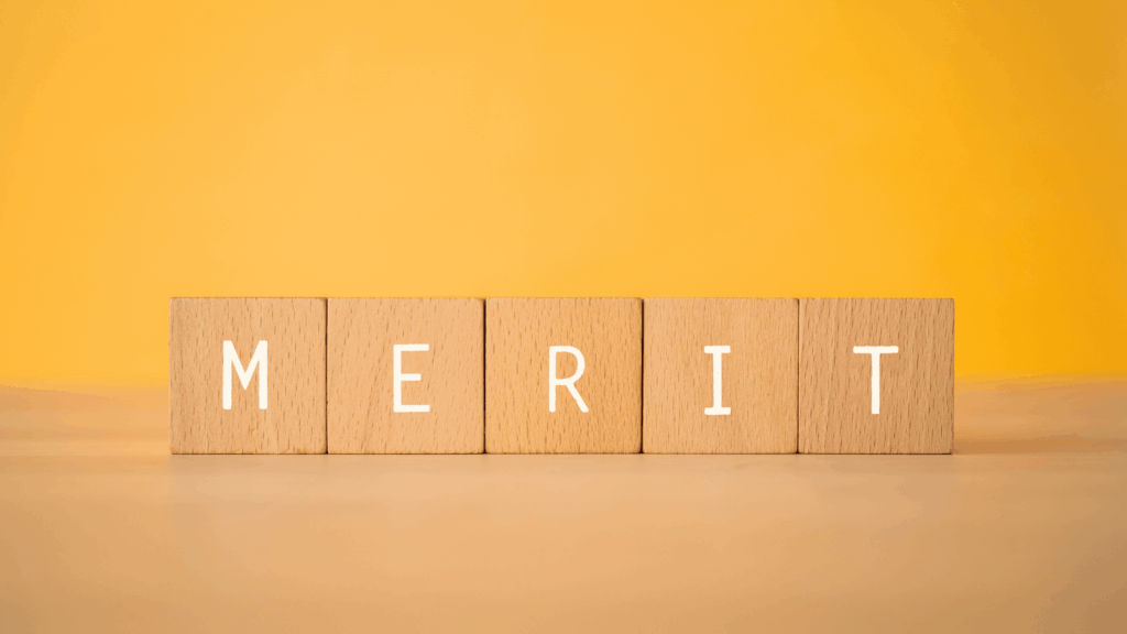 インスタ運用代行は副業で稼げるかを解説しながら、始めるメリットを説明した記事
