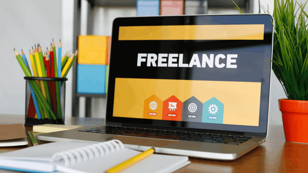 ママがフリーランスで働くメリットと具体的な進め方について解説している記事