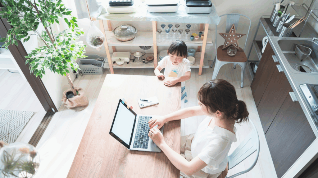 ワーママに向いている副業の選び方についての記事