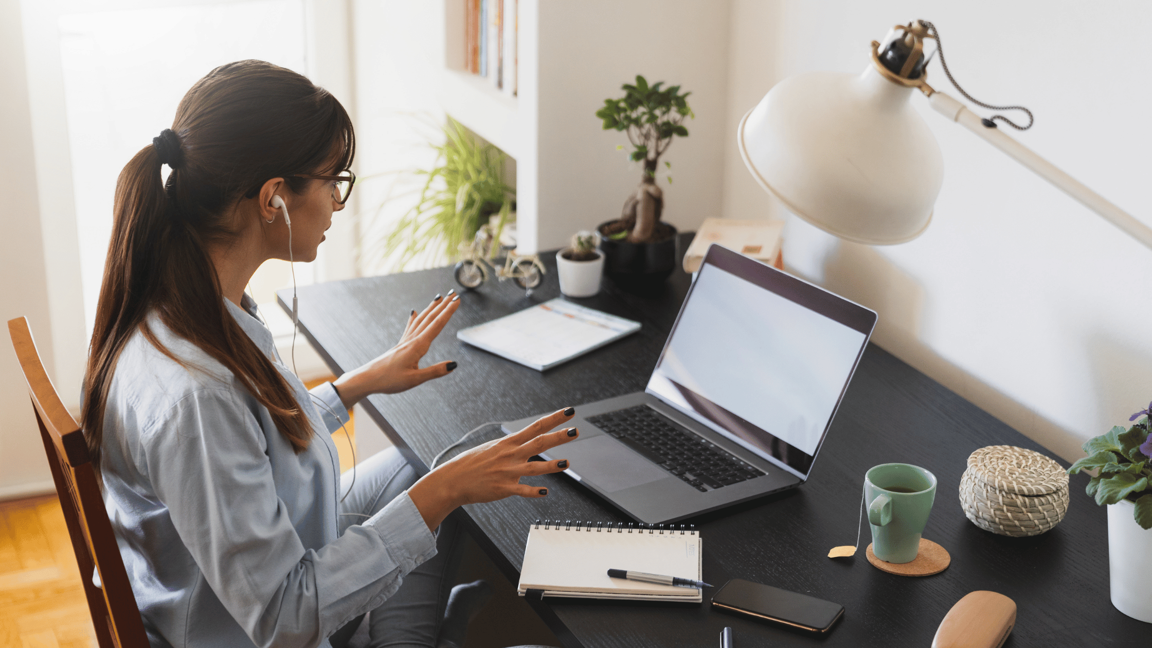 女性フリーランスにおすすめの在宅の仕事としてオンライン秘書を解説した記事