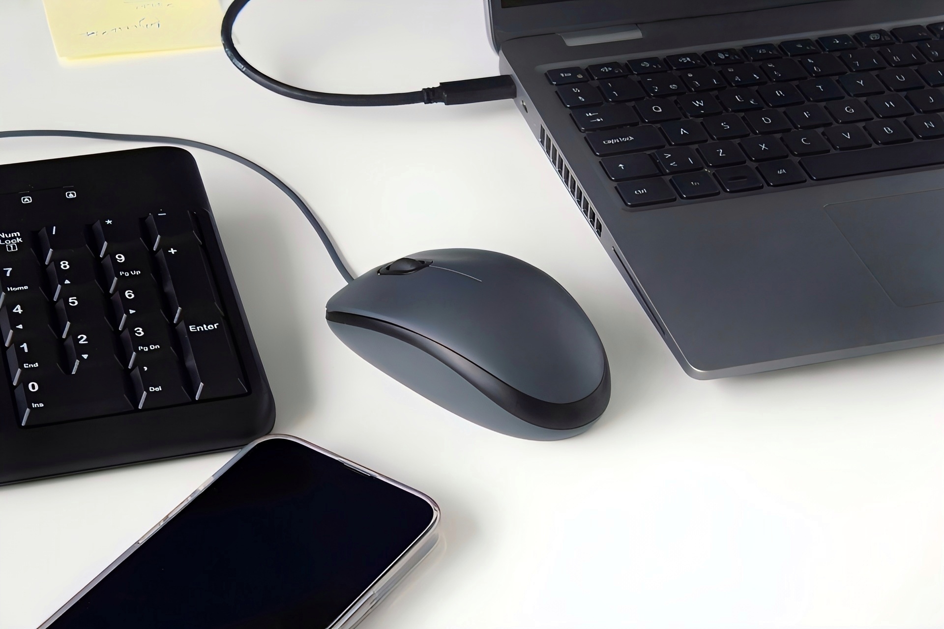 図解デザインに必要なインターネット環境やパソコンやツールの基礎知識