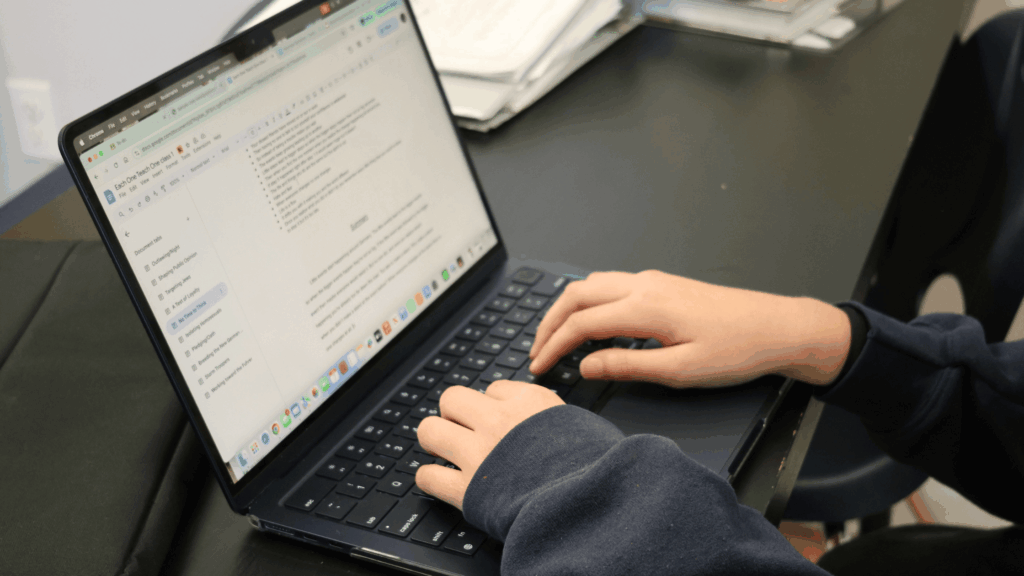 副業パソコンの選び方で必要なスペックの目安を解説した記事